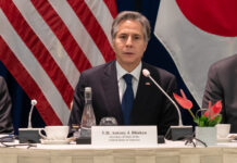 EE.UU. enviará 360 millones de dólares en asistencia humanitaria a Ucrania Estados Unidos enviará más de 360 millones de dólares en asistencia humanitaria adicional a Ucrania que irán destinados a comida, agua potable, ayudas económicas y refugio, entre otras cosas, anunció este sábado el secretario de Estado estadounidense, Antony Blinken.