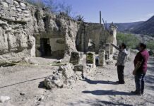 Restauradores mexicanos han trabajado arduamente por salvar "La capilla enterrada", una construcción de historia incierta que mezcla rasgos prehispánicos con coloniales, pero con daños estructurales que amenazan al patrimonio y la posibilidad de resolver su misterio.