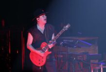 Carlos Santana