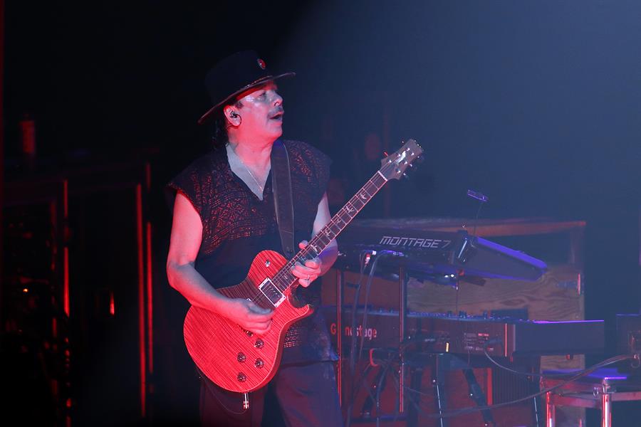 Carlos Santana (2) Carlos Santana