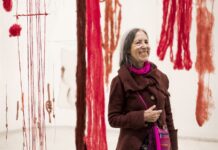 Cecilia Vicuña en el Guggenheim, un viaje por el caracol del tiempo, un viaje por la historia, otra historia, la personal y la de América.