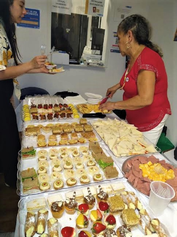 FOTO 7 BOCADITOS RECEPCION CONSULADO COLOMBIA.