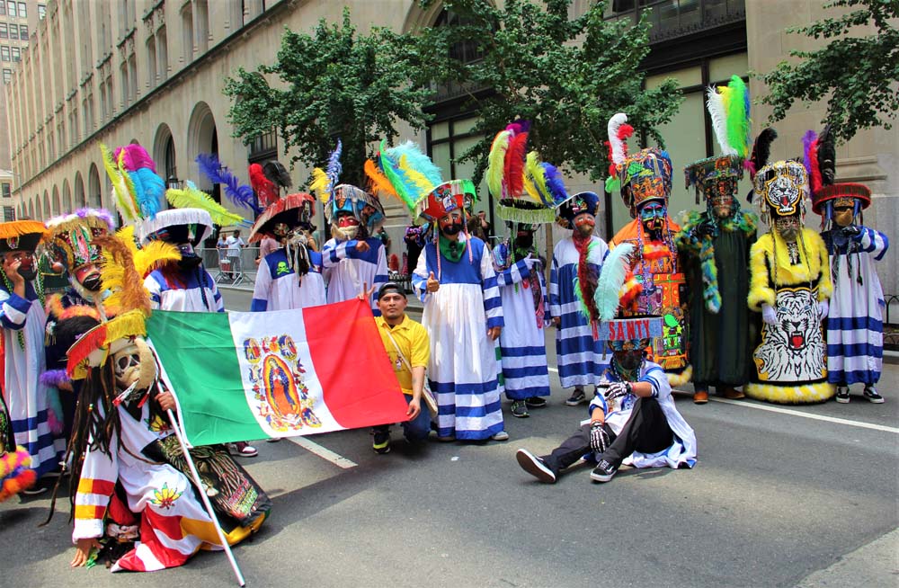  COMPARSA MEXICANA DESFILE CUBANO