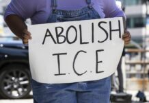 Familiares y activistas denunciaron este viernes en Nueva York el traslado esta semana de 70 inmigrantes que estaban en una prisión del Servicio de Control de Inmigración y Aduanas (ICE) en este estado a lugares tan lejanos como Misisipí, sin previo aviso a éstos o a sus abogados.