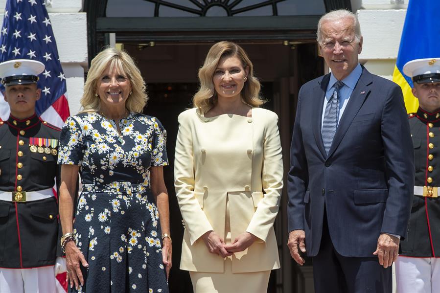 Jill Biden recibe a la primera dama ucraniana Jill Biden recibe a la primera dama ucraniana