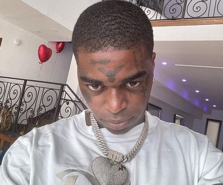 Kodak Black-Captura de foto El rapero Kodak Black fue detenido en Florida (EE.UU.) por posesión y tráfico de drogas, en un nuevo incidente del controvertido artista, que el pasado enero fue arrestado por entrar en una propiedad sin permiso, informan este sábado medios locales.