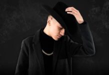 A los nueve años, Lilo Bermudez agarró su primer acordeón, y desde ese entonces, no ha parado de sorprender a la gente con su talento como cantautor y músico dentro del género regional mexicano.
