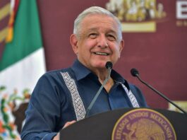 López Obrador reconoce que sistema de salud en México "está muy mal" López Obrador