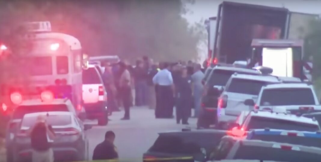 Al menos tres guatemaltecos se encuentran hospitalizados en Texas, Estados Unidos, tras sobrevivir a la tragedia donde fallecieron asfixiados 53 migrantes el pasado lunes abandonados en un vehículo, informó este viernes una fuente oficial.