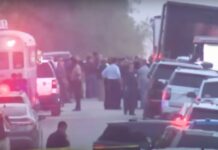 Hay al menos 3 migrantes guatemaltecos hospitalizados por tragedia en Texas Al menos tres guatemaltecos se encuentran hospitalizados en Texas, Estados Unidos, tras sobrevivir a la tragedia donde fallecieron asfixiados 53 migrantes el pasado lunes abandonados en un vehículo, informó este viernes una fuente oficial.