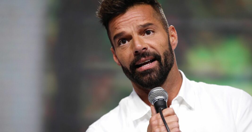 La Policía de Puerto Rico confirmó este sábado que está en proceso de diligenciar una orden de protección emitida contra el artista Ricky Martin por una denuncia bajo la Ley 54, que protege a las víctimas de violencia doméstica.