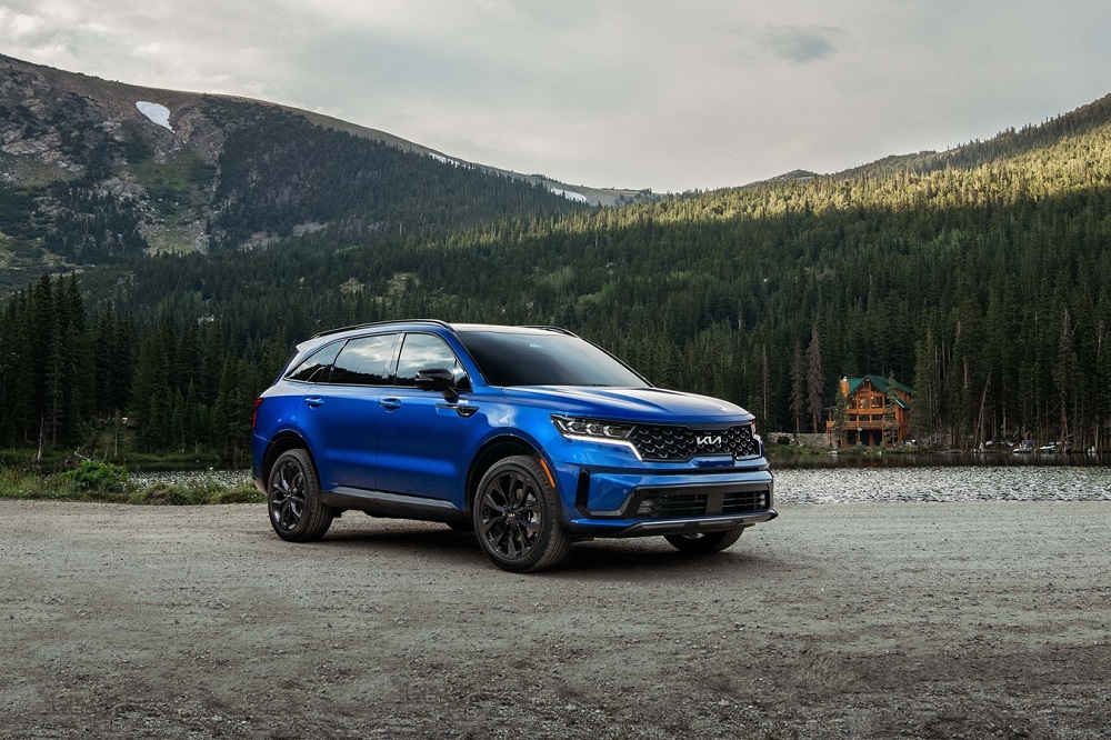 2022 Sorento SX El Sorento, que fue rediseñado el pasado año, se encuentra en su cuarta generación, y en la alineación de Kia se ubica convenientemente entre el más pequeño Sportage y el elogiado hermano mayor Telluride.