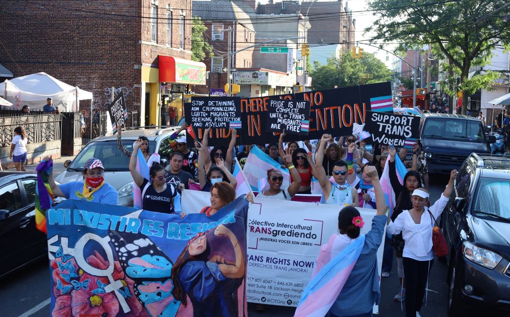 TRANS QUEENS