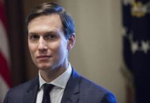 El ambiente era "tóxico" en la Casa Blanca durante el mandato de Donald Trump (2017-2021) en la época en la que trabajó para él como asesor el ultraderechista y estratega Steve Bannon, hallado la semana pasada culpable de desacato al Congreso.