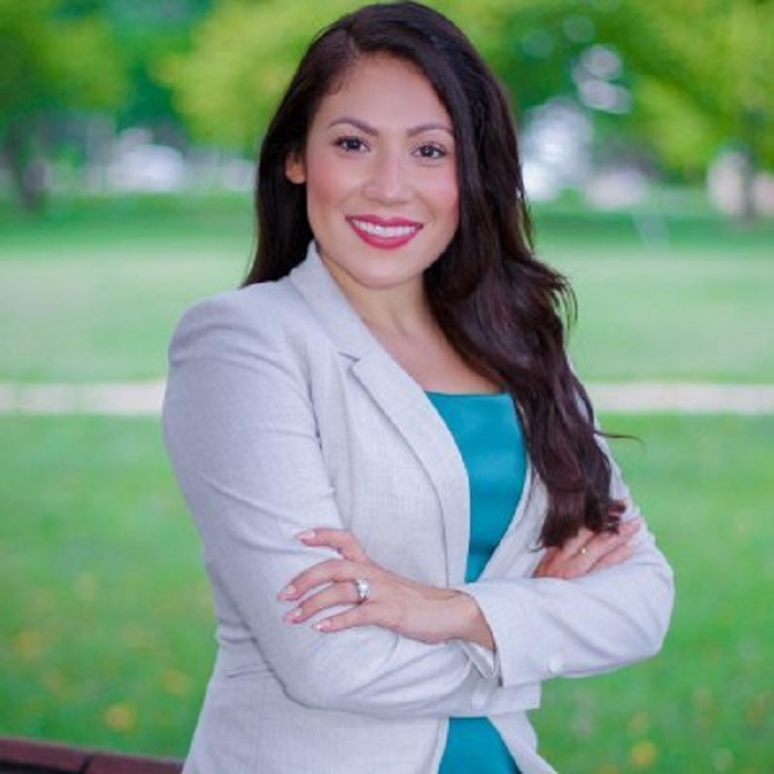 Yesli Vega. Yesli Vega.