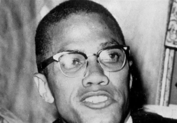 asesinato-a-Malcom-X Muhammad Abdul Aziz, el hombre que pasó dos décadas en la cárcel condenado erróneamente por el asesinato en 1965 de Malcolm X, ha demandado a la ciudad de Nueva York para reclamar una compensación de 40 millones de dólares tras haber sido oficialmente exonerado de culpa.