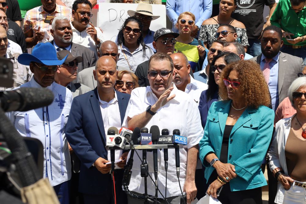 piden retirar cargos de Jose Alba