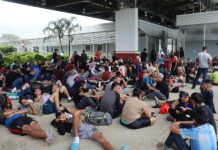 Más de 100 grupos piden poner fin a entrevistas de miedo creíble a inmigrantes en custodia inmigrantes