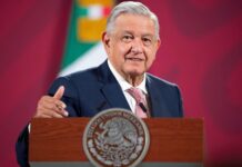 López Obrador asegura que "no hay problema" por recorte de agua de EE.UU. El presidente de México, Andrés Manuel López Obrador, afirmó este viernes que “no hay problema” en los estados norteños del país por el recorte de agua anunciado el pasado martes por el Gobierno de Estados Unidos de al menos 7 % de la parte del río Colorado asignada a territorio mexicano.
