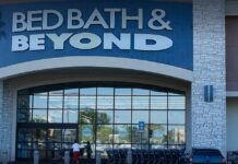 La cadena estadounidense de tiendas de productos para el hogar Bed Bath & Beyond anunció este miércoles que va a cerrar 150 establecimientos y recortar un 20 % de su plantilla, entre otras medidas para tratar de estabilizar su situación financiera.