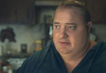 Brendan Fraser pesa casi 600 libras para su nueva película El primer vistazo de Brendan Fraser en “The Whale”.