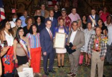 Celebran Herencia Dominicana en el United Palace El presidente del condado de Manhattan, Mark D. Levine, juntamente con el comité del National Dominican Day Parade Inc., organizaron la celebración de la Herencia Dominicana en el histórico y afamado United Palace del Alto Manhattan.