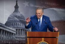 Senado da luz verde al gran plan climático y fiscal de los demócratas Chuck Schumer