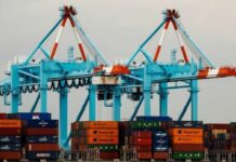 El déficit de Estados Unidos en su comercio exterior de bienes y servicios cayó un 6,2 % en junio respecto al mes anterior, hasta ubicarse en 79.600 millones de dólares, informó este jueves la Oficina de Análisis Económico (BEA, en inglés).