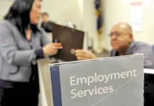Suben las solicitudes semanales del subsidio por desempleo en EE.UU. Las solicitudes del subsidio por desempleo se elevaron a 260.000 la semana pasada, 6.000 más que la semana anterior, según informó el Departamento de Trabajo.
