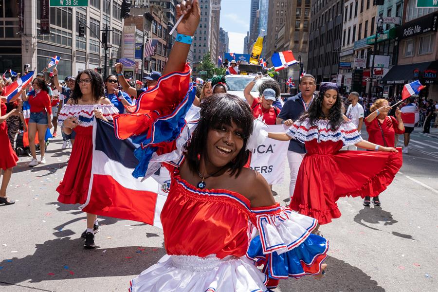 Dominicanos desfilan en Nueva York