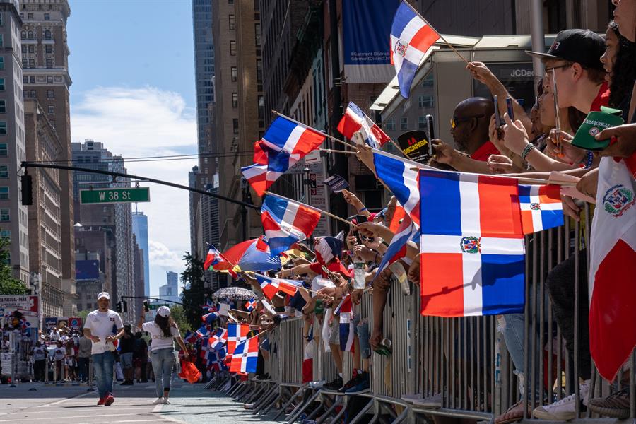 Dominicanos desfilan en Nueva York