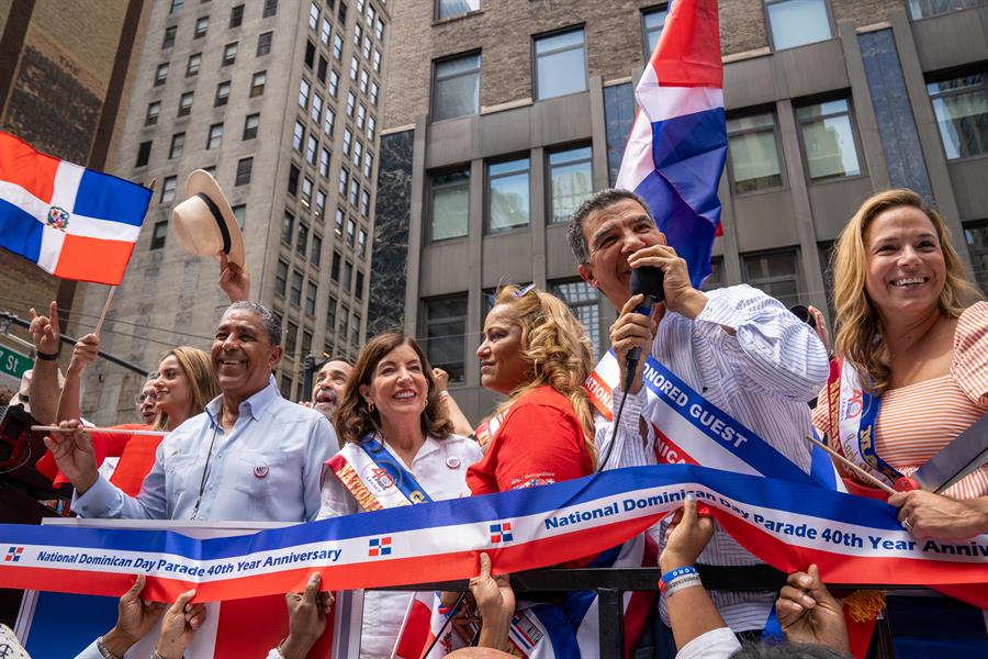 Dominicanos desfilan en Nueva York
