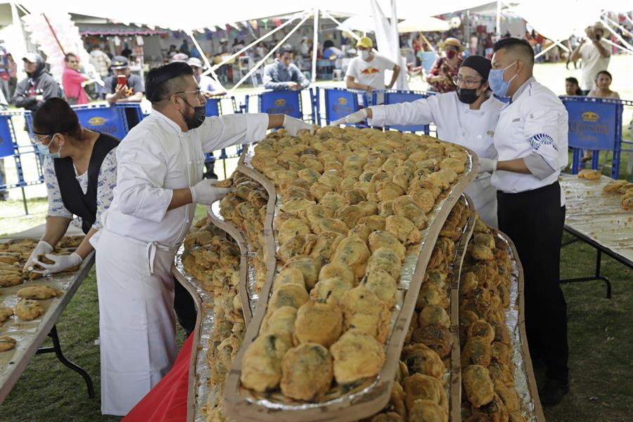 chile en nogada mexicano
