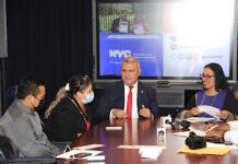 En la ciudad de Nueva York todo trabajador tiene derechos y protecciones COMISIONADOS CASTRO Y VERA CON INMIGRANTES