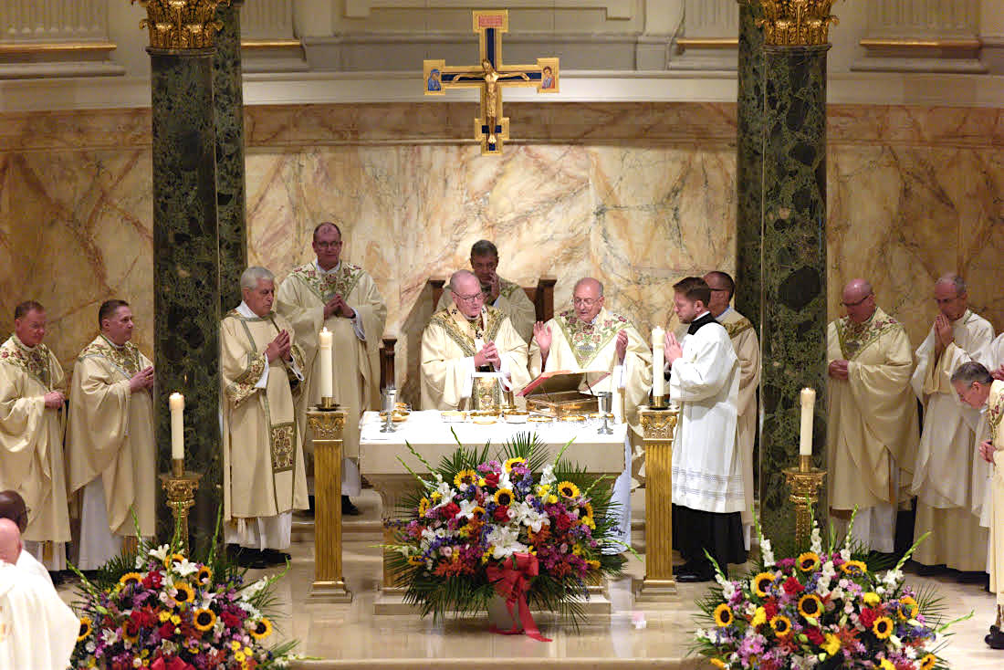 MISA CONCELEBRADA PARA CELEBRAR BICENTENARIO BASILICA DE SAN JAIME