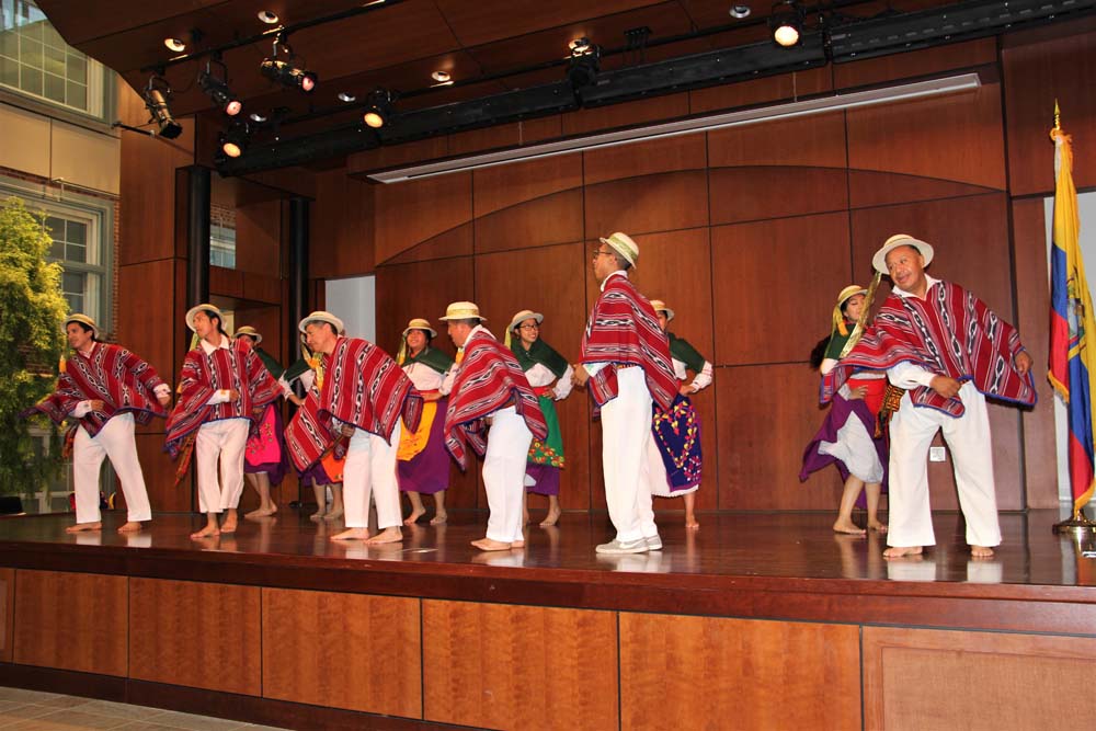  DANZANTES ECUATORIANOS