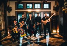 Grupo Vanguardia: “Vamos avanzando, y nadie nos para” Con su debut en 2017, el Grupo Vanguardia se convirtió en uno de los más reconocidos grupos musicales del género regional mexicano en Chicago.