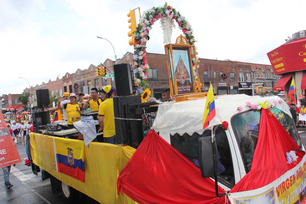 desfile ecuatoriano