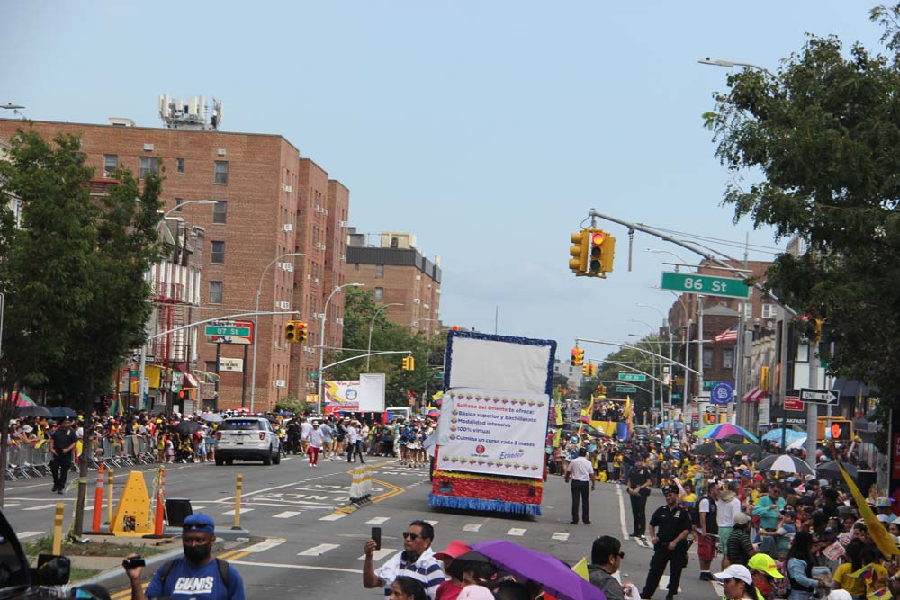 desfile ecuatoriano