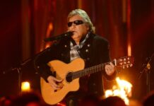 El legendario Tower Theater de La Pequeña Habana en Miami (EE.UU.) acoge este viernes la primera proyección en un cine comercial del documental "José Feliciano, detrás de esta guitarra", que se adentra en la figura de este puertorriqueño universal nueve veces ganador del Grammy.