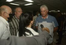 Al menos 17 bomberos están desaparecidos durante el intento de sofocar el incendio provocado por la explosión de un depósito de combustible en Matanzas (occidente de Cuba), informó este sábado la Presidencia.
