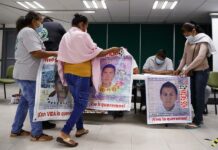 Padres de Ayotzinapa