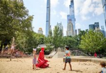 La artista francesa James Colomina puso esta semana en Nueva York sin permiso una estatua para denunciar al presidente de Rusia, Vladímir Putin, y se convirtió rápidamente en objeto de ensañamiento, según dijo a Efe este viernes.