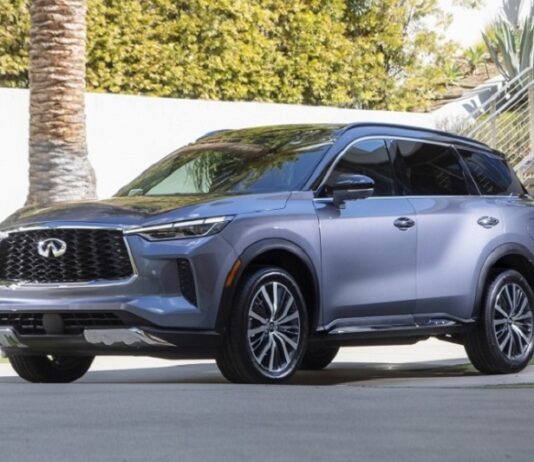 Infiniti ha sacado el QX60 del ostracismo, presentando su nueva generación en el 2022. Es un auto muy mejorado, que, si bien comparte sus componentes mecánicos en el Nissan Pathfinder.