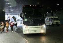 bus con inmigrantes