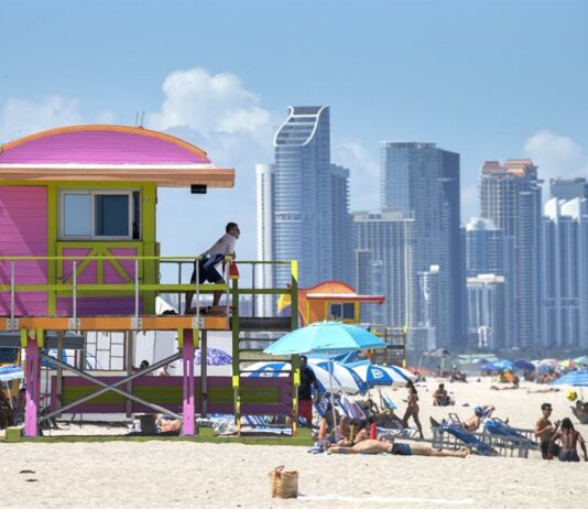 icónicas casetas que cambiaron la playa de Miami