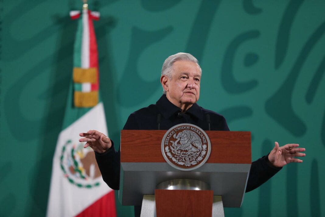 AMLO 1 El presidente mexicano, Andrés Manuel López Obrador, pidió este sábado a la población mexicana extremar precauciones y no confiarse ante el impacto esperado de la tormenta tropical Lester en las costas del centro del Pacífico mexicano.