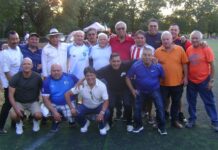 En esta foto para el recuerdo, integrantes de la Asociación de Futbolistas Veteranos Guatemaltecos radicados en New York, más conocidos como "ASOVEGUA", quienes se reunieron en el Red Hook Park, Brooklyn, celebrando las Fiestas Patrias de Guatemala y Centro America. Entre ellos, Alfredo "Chapinsito" Villatoro, Armando Colop "Tacuche" y como invitado de honor, Waldemar Ceballos. (Foto: Buki Chapin)