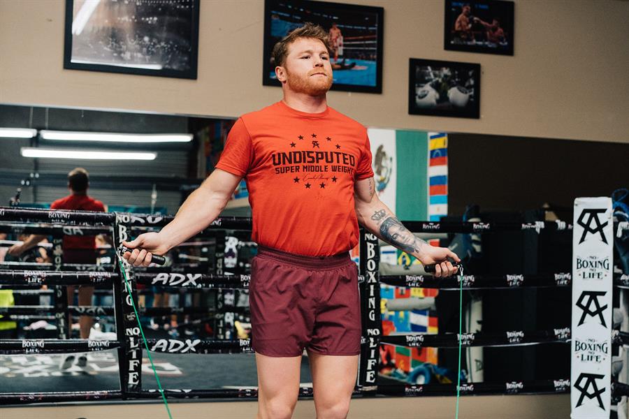 Canelo Álvarez El mexicano Saúl 'Canelo' Álvarez quiere terminar antes de los doce asaltos su combate en Las Vegas con Guennadiy Golovkin, en el que están en juego este sábado todos los títulos de la división supermediana, pero admitió que el kazajo es un rival