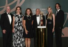 Gustavo Cisneros y familia reciben un premio empresarial en Miami